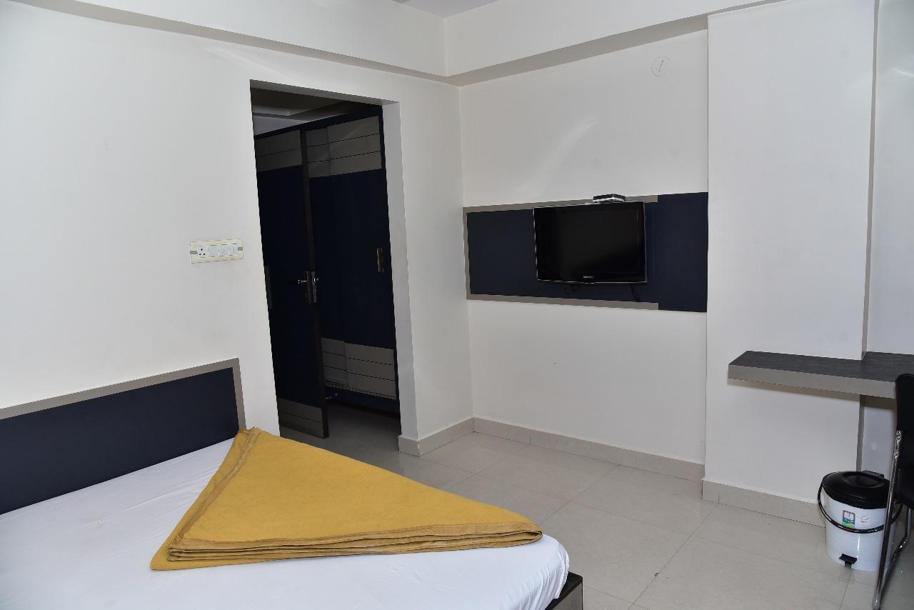Iroomz Dwaraka Residency Bellary Kültér fotó
