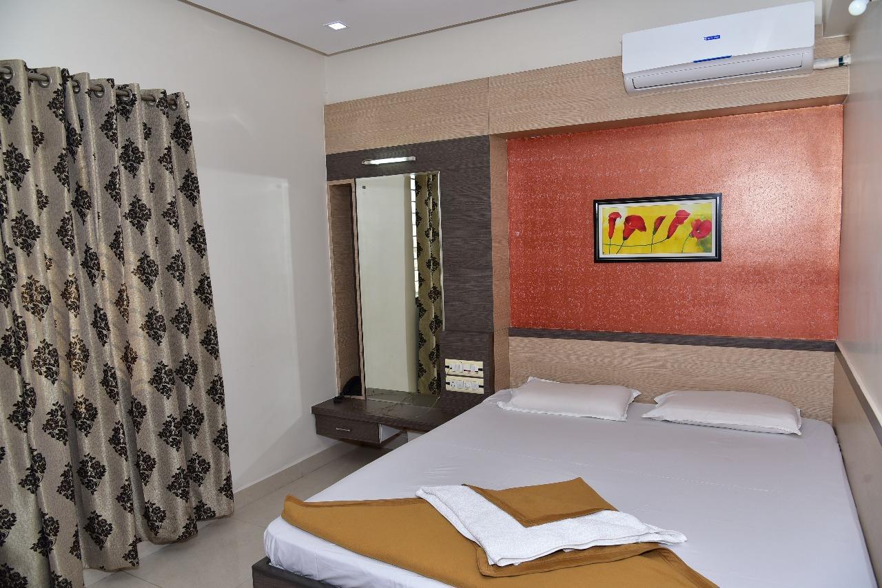 Iroomz Dwaraka Residency Bellary Kültér fotó